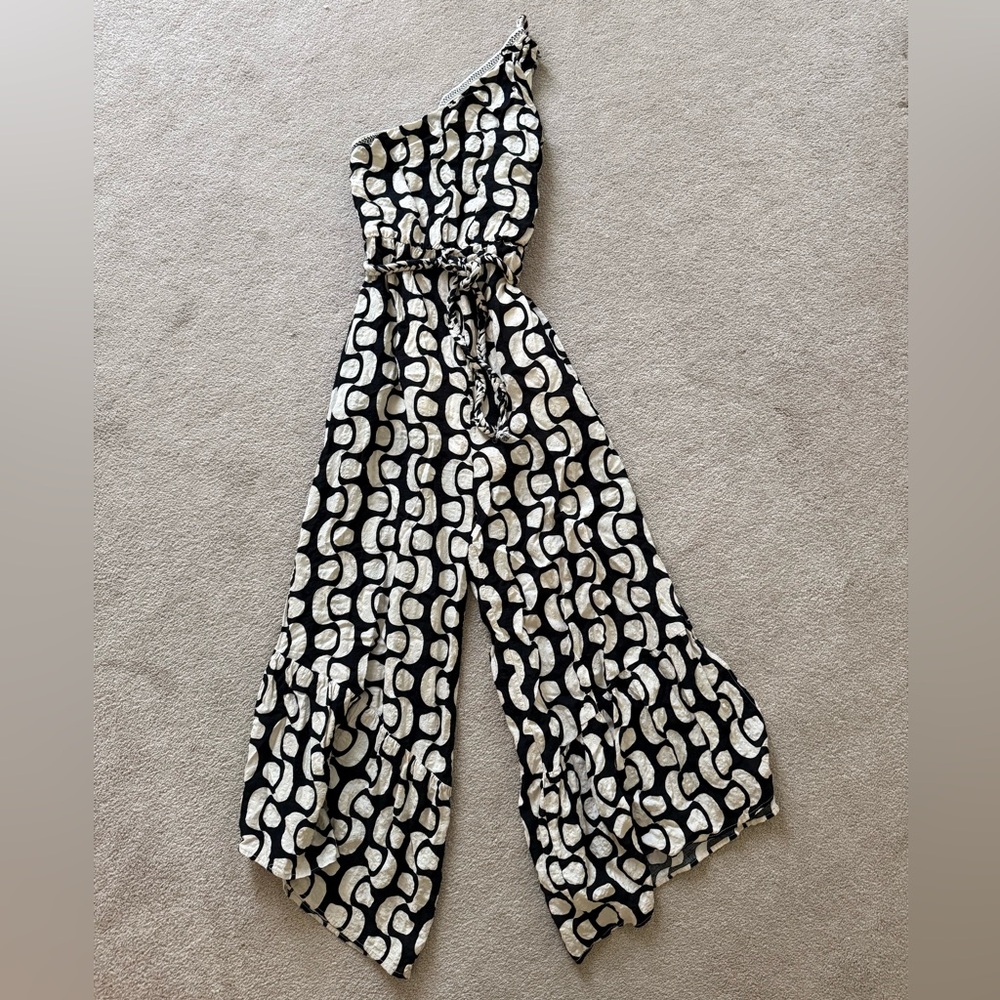 Black and Beige One-Shoulder Jumpsuit